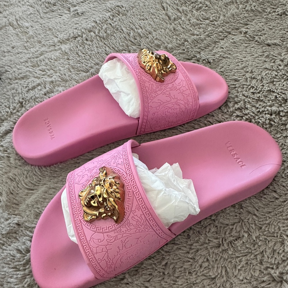 Versace Pink-Oro Sandals with Gold Emblem